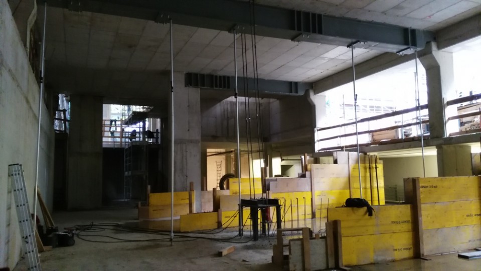 Prova 40 tonnellate a tiro su trave lunga